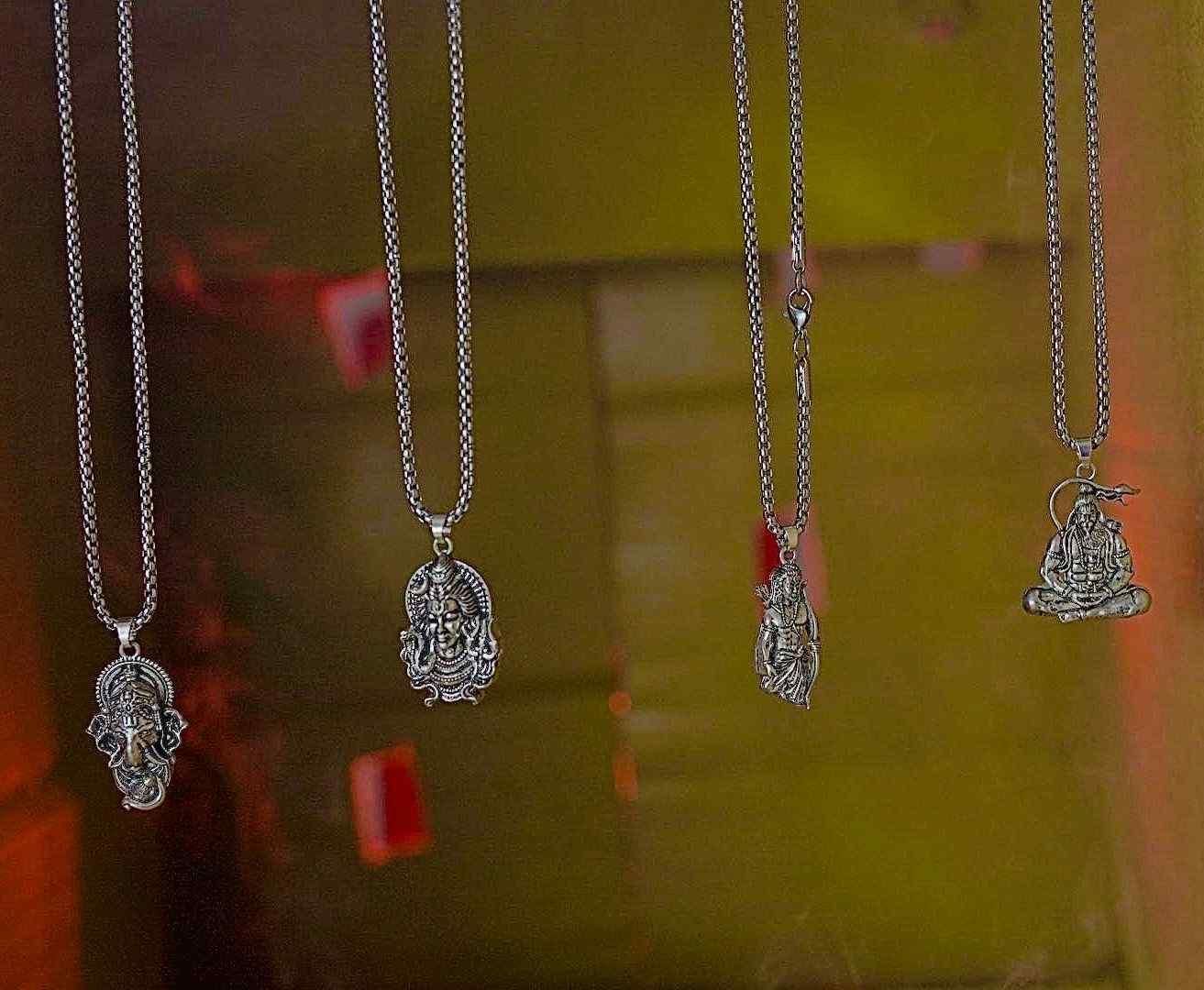 Buy 1 Get 3 Free Pendant With Chain h5swdg-k7